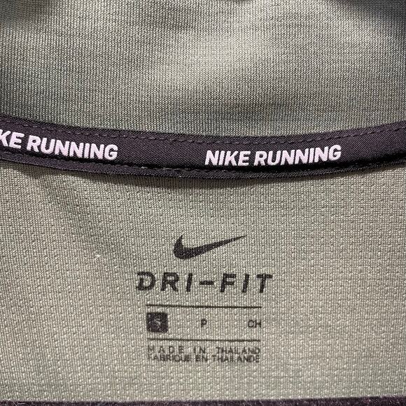 Nike Running Repeat Swoosh Green Dri Fit Half Zip Size Small - Picture 6 of 7